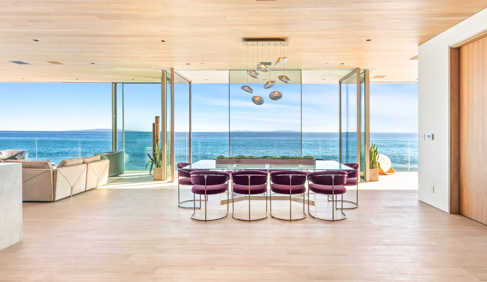 PD800 Pivot — Ocean Dining