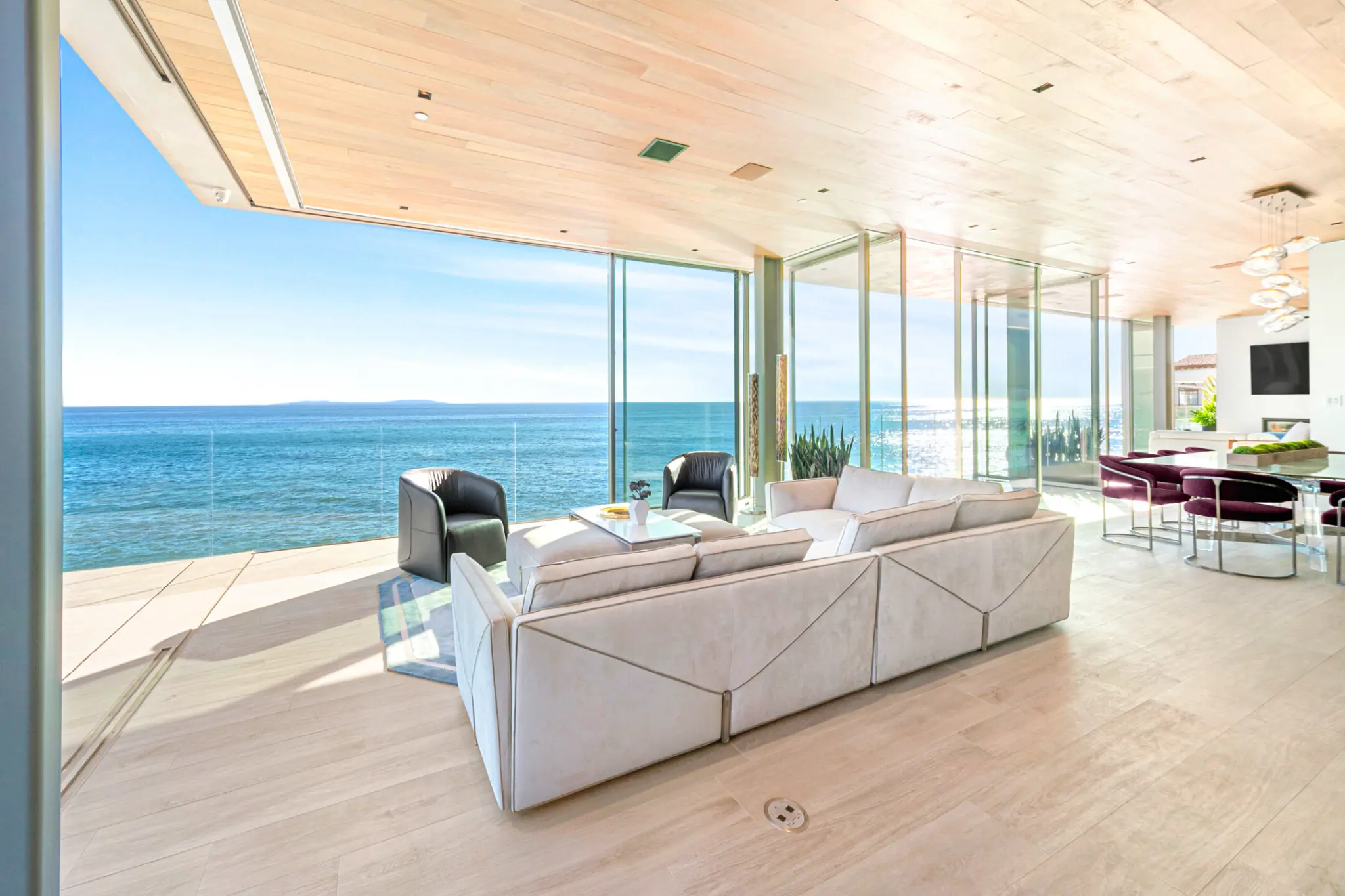 PD800 Pivot — Oceanfront Living
