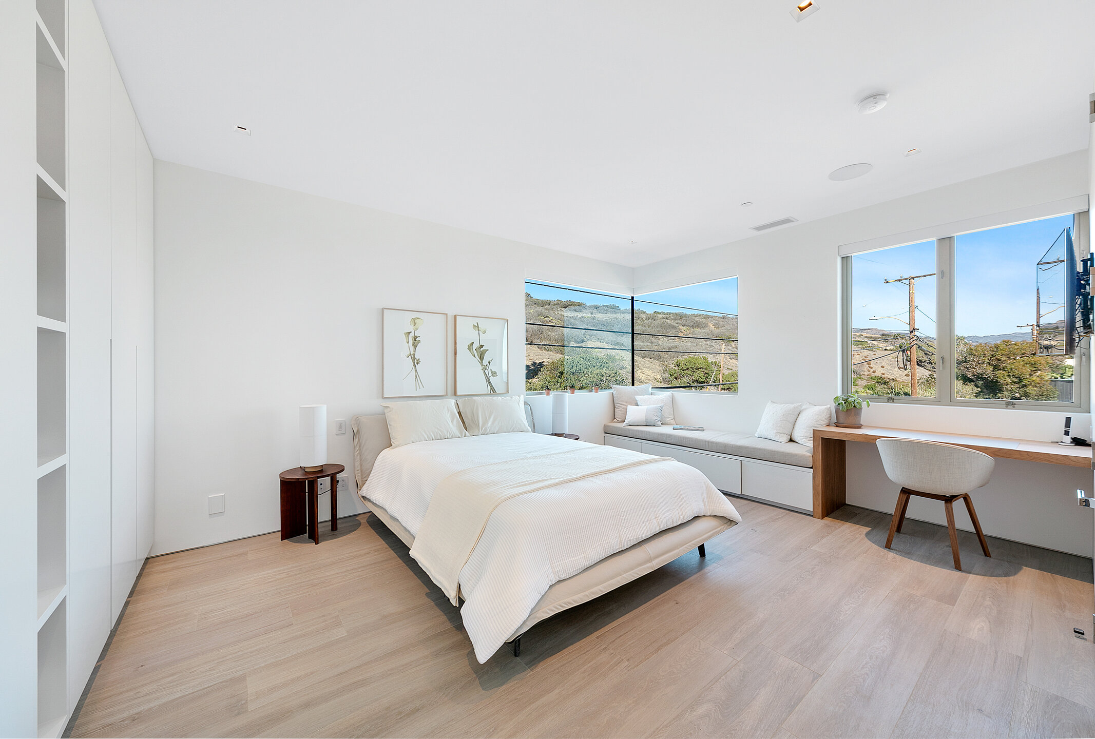 S200 Casement — Panoramic Ocean View