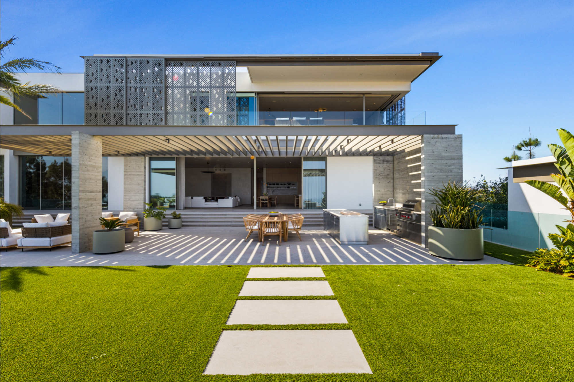 Modern Residence — Indoor-Outdoor Living